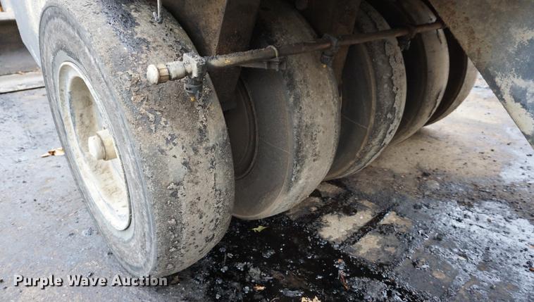 image for item DA1403 2006 Hypac C530AH pneumatic roller