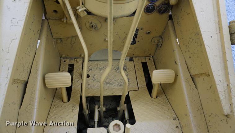 image for item DA1413 1955 Caterpillar 955 track loader