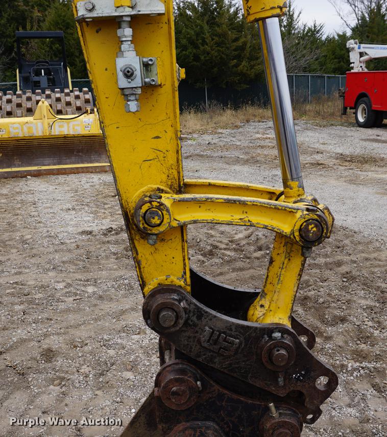 image for item DA1414 2013 Komatsu PC88MR-8 mini excavator