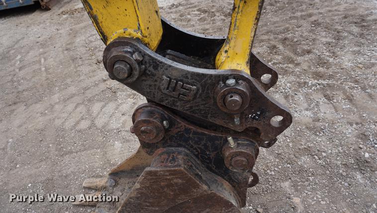 image for item DA1414 2013 Komatsu PC88MR-8 mini excavator