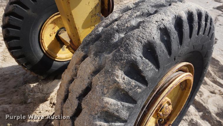 image for item DA1436 1957 Caterpillar 435 scraper