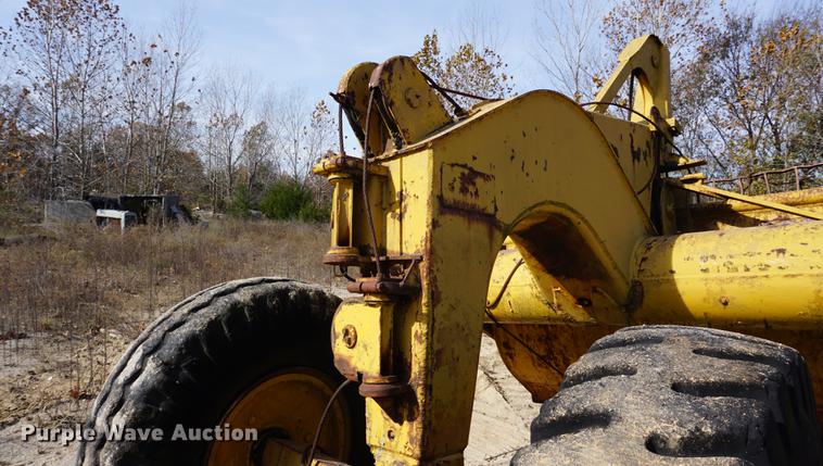 image for item DA1436 1957 Caterpillar 435 scraper