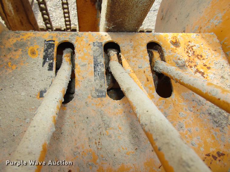 image for item DA3203 John Deere 480-BD forklift