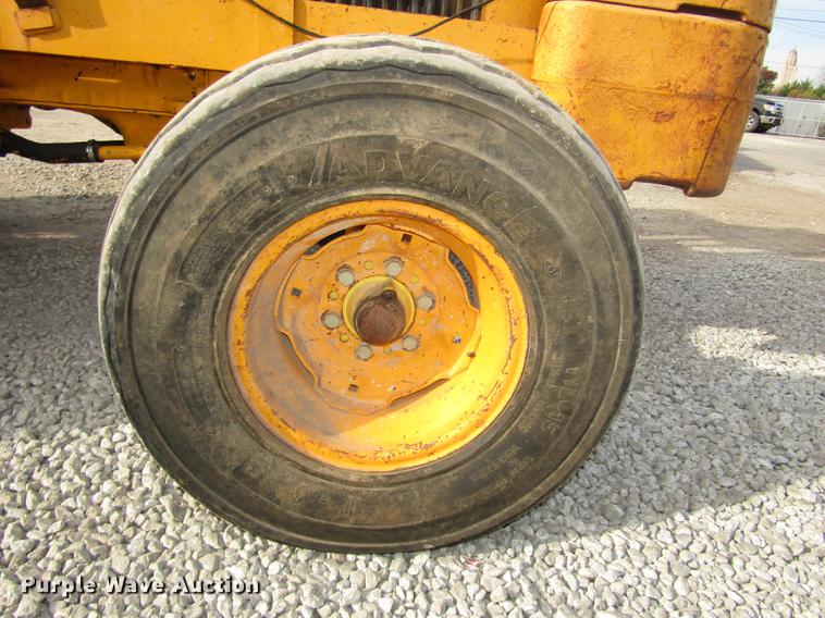 image for item DA3203 John Deere 480-BD forklift