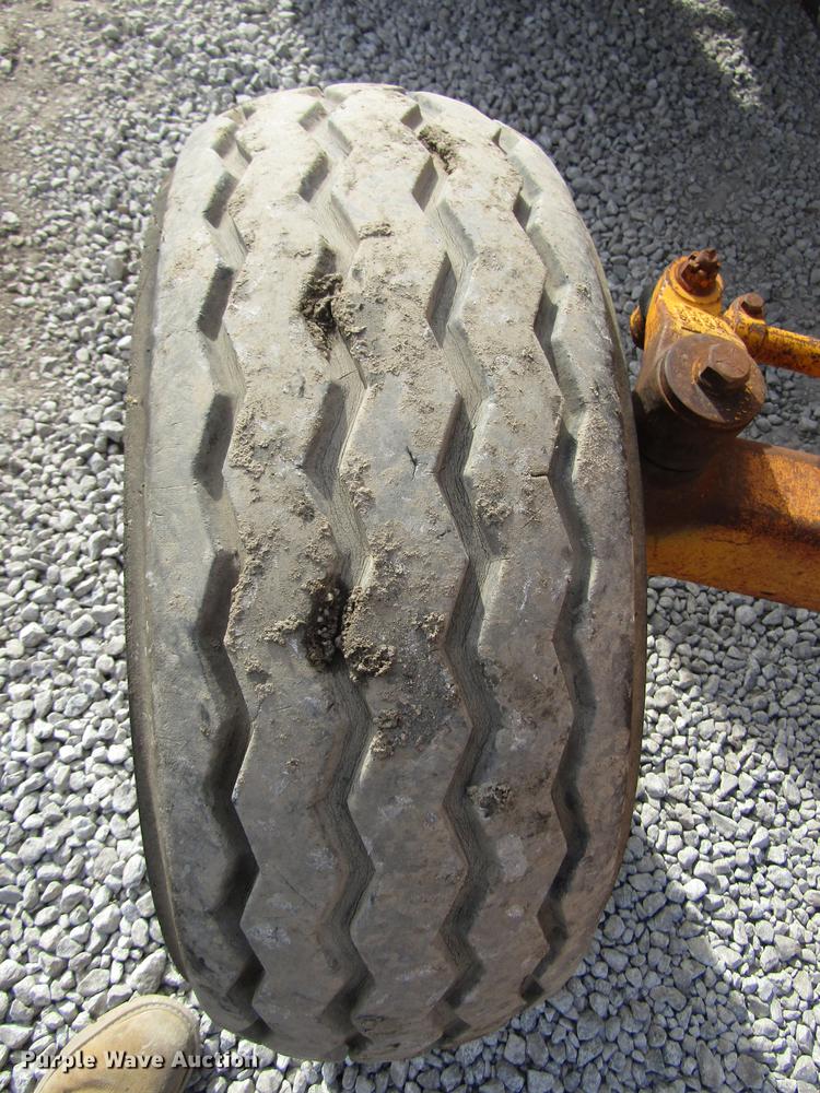 image for item DA3203 John Deere 480-BD forklift