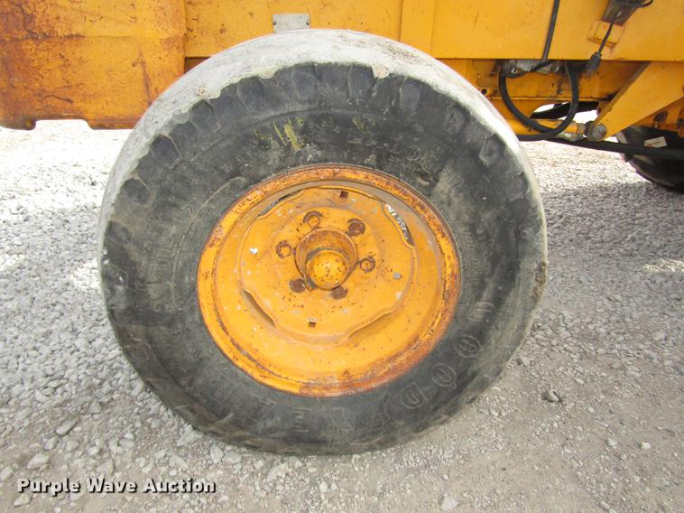 image for item DA3203 John Deere 480-BD forklift