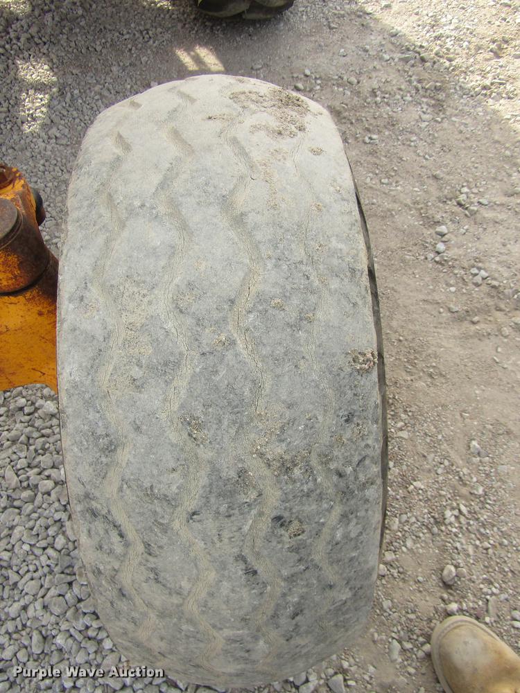 image for item DA3203 John Deere 480-BD forklift