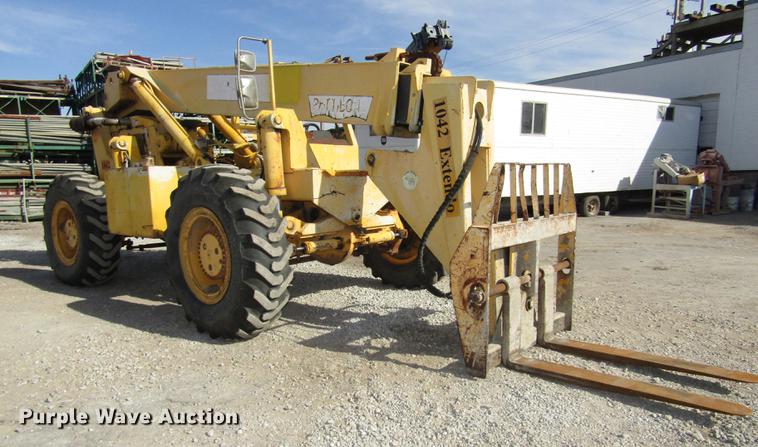image for item DA3205 Pettibone 1042 telehandler