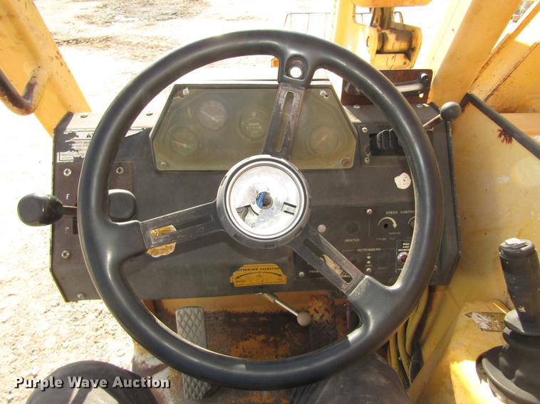 image for item DA3205 Pettibone 1042 telehandler