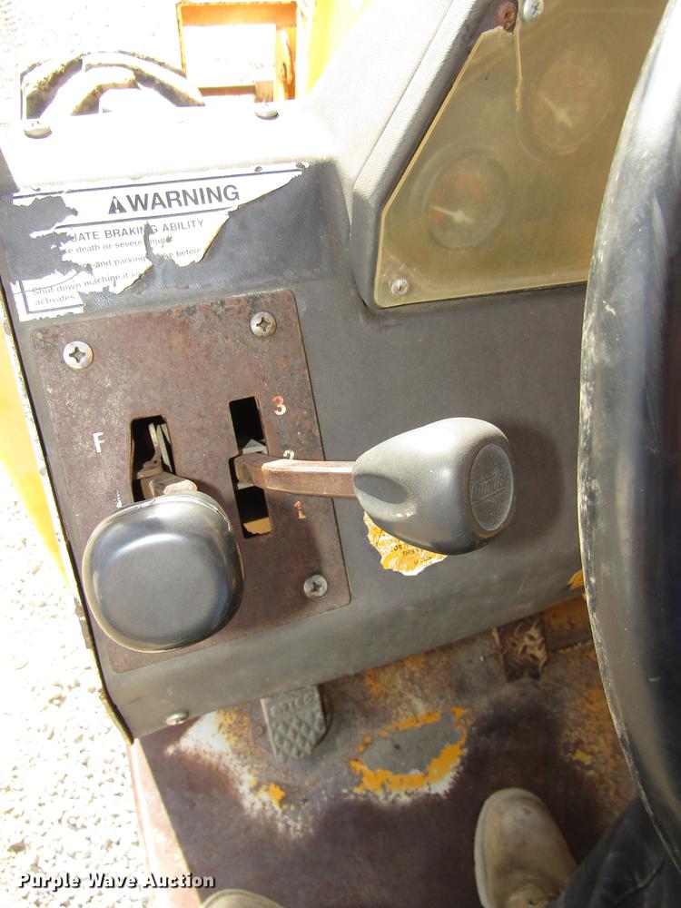 image for item DA3205 Pettibone 1042 telehandler