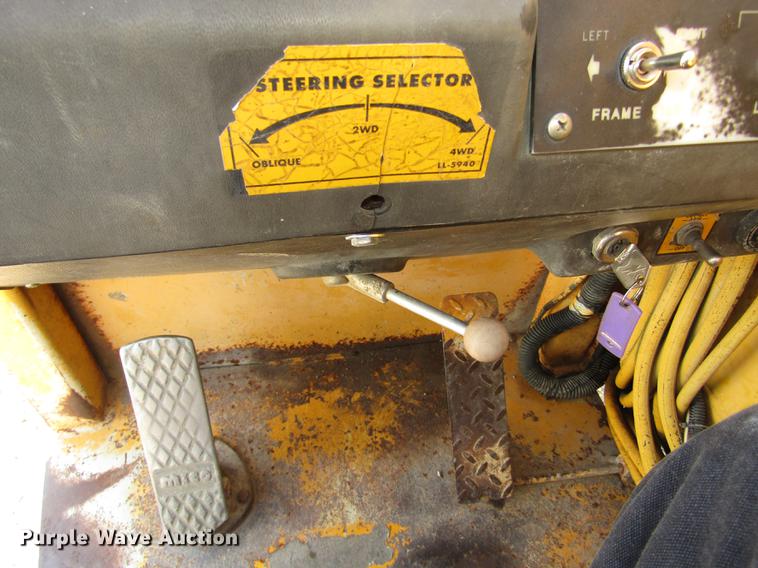 image for item DA3205 Pettibone 1042 telehandler