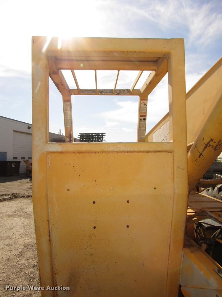 image for item DA3205 Pettibone 1042 telehandler