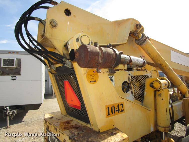 image for item DA3205 Pettibone 1042 telehandler