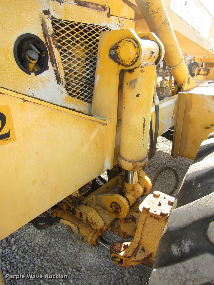 image for item DA3205 Pettibone 1042 telehandler