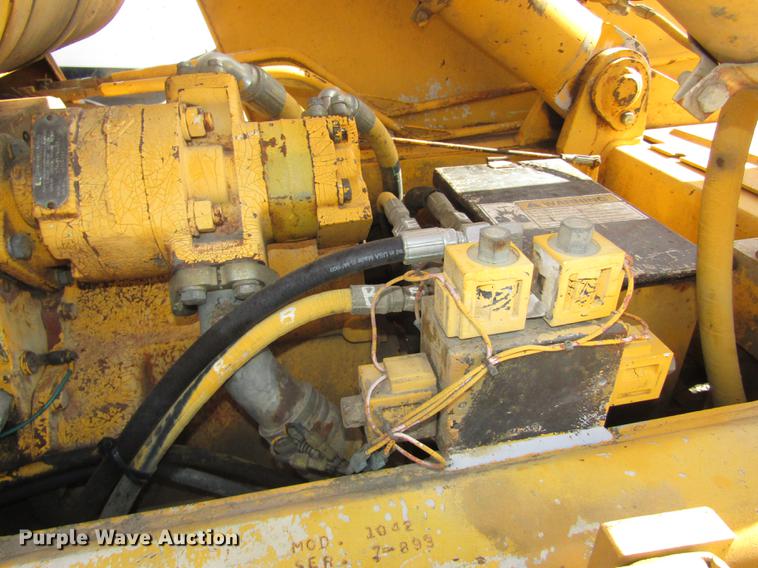 image for item DA3205 Pettibone 1042 telehandler