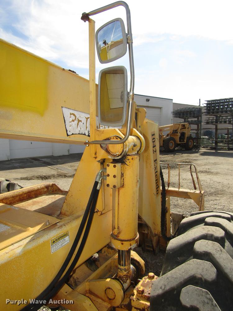 image for item DA3205 Pettibone 1042 telehandler
