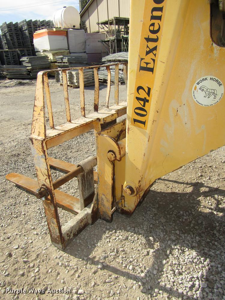 image for item DA3205 Pettibone 1042 telehandler