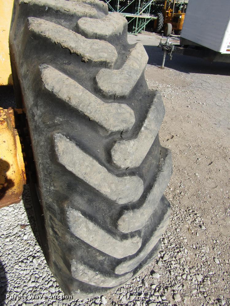 image for item DA3205 Pettibone 1042 telehandler