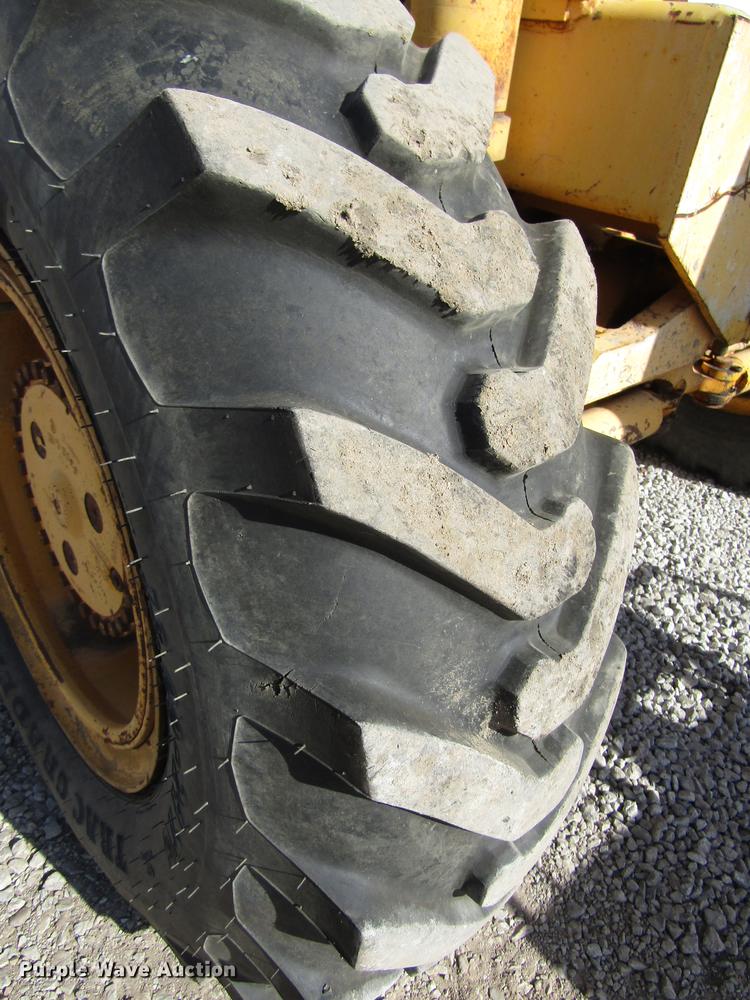 image for item DA3205 Pettibone 1042 telehandler