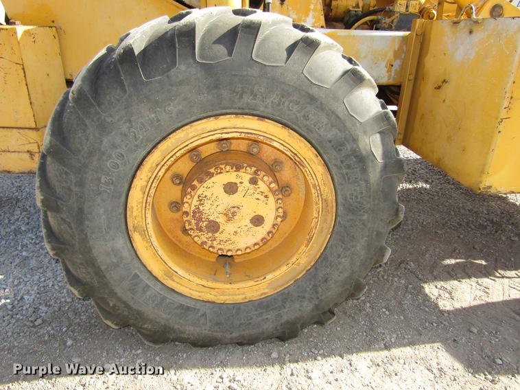image for item DA3205 Pettibone 1042 telehandler