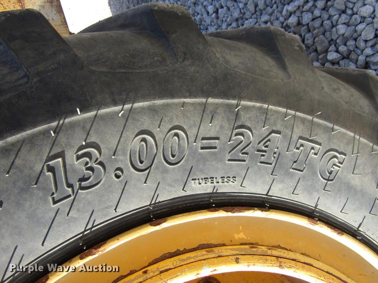 image for item DA3205 Pettibone 1042 telehandler