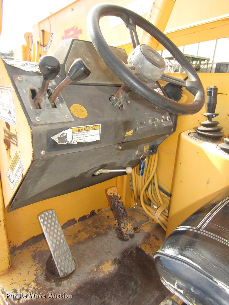 image for item DA3206 Pettibone 1042 telehandler