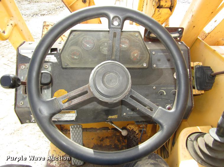 image for item DA3206 Pettibone 1042 telehandler