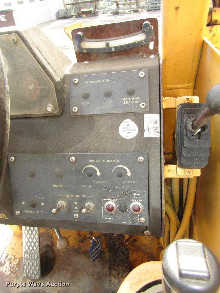 image for item DA3206 Pettibone 1042 telehandler