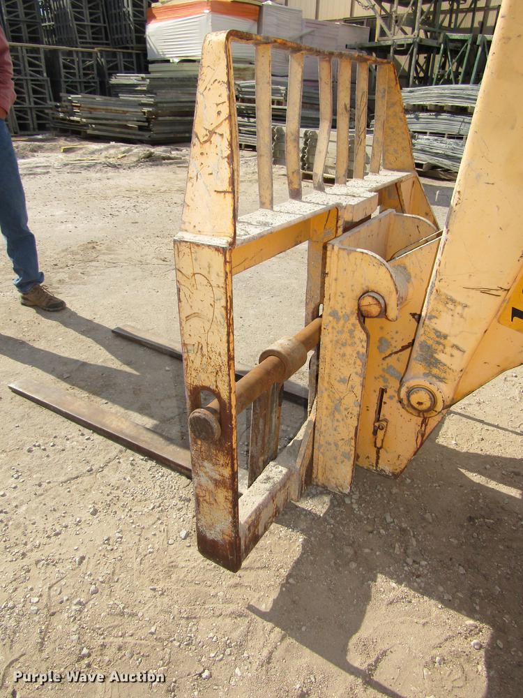 image for item DA3206 Pettibone 1042 telehandler