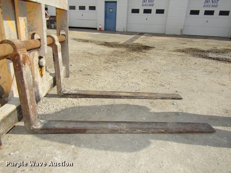 image for item DA3206 Pettibone 1042 telehandler