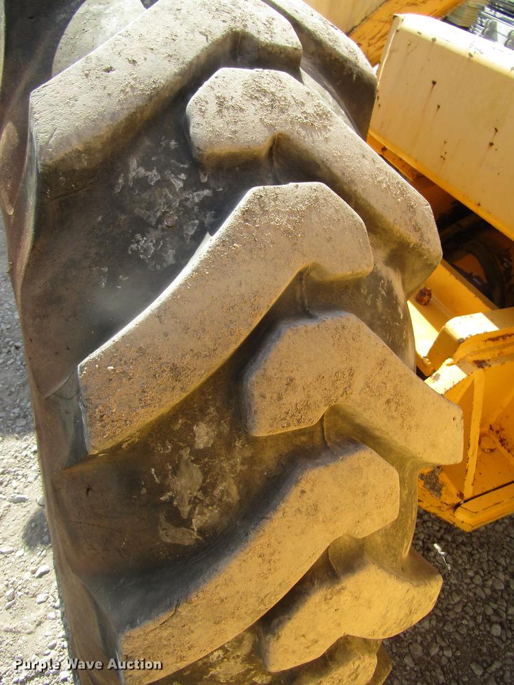 image for item DA3206 Pettibone 1042 telehandler