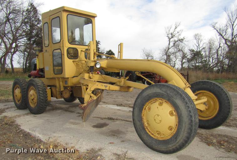 image for item DA3216 Allis Chalmers D rigid frame motor grader