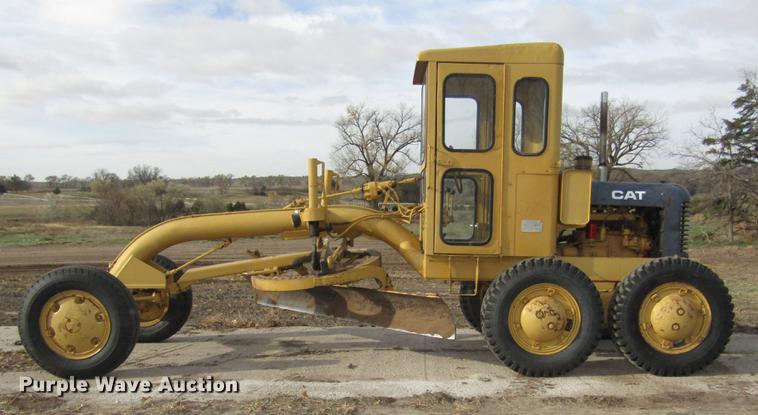 image for item DA3216 Allis Chalmers D rigid frame motor grader