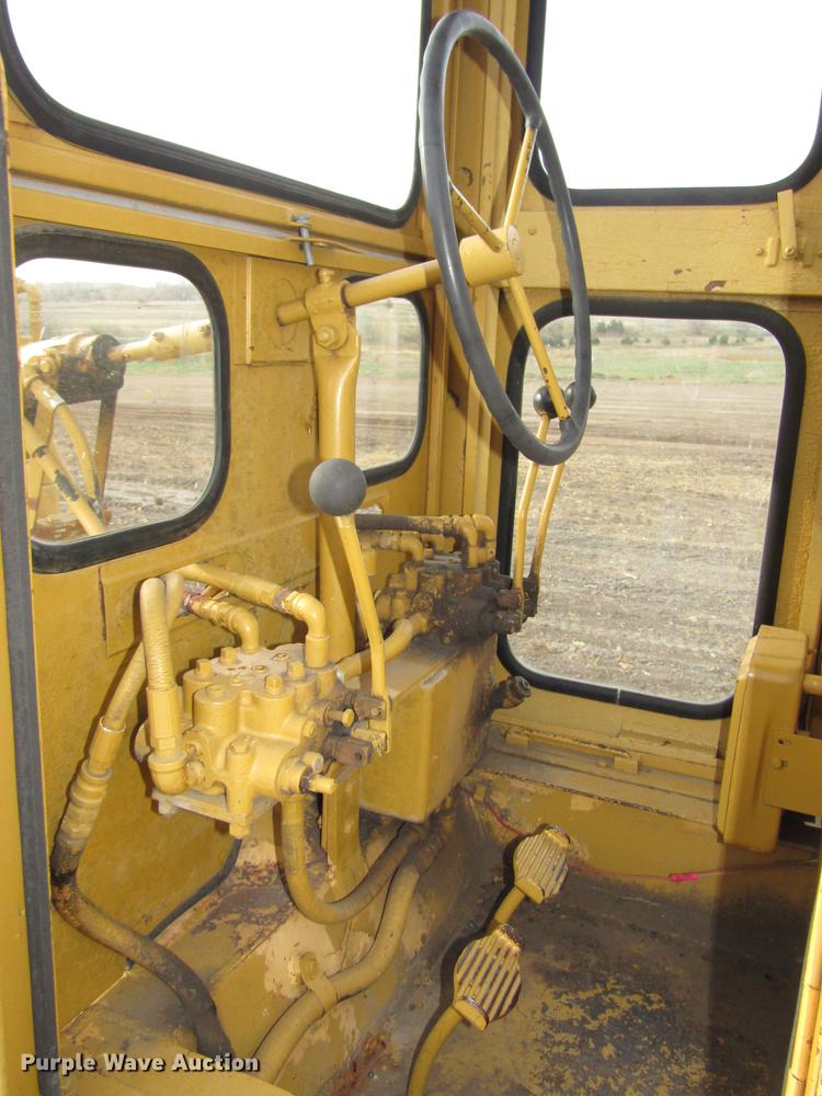 image for item DA3216 Allis Chalmers D rigid frame motor grader