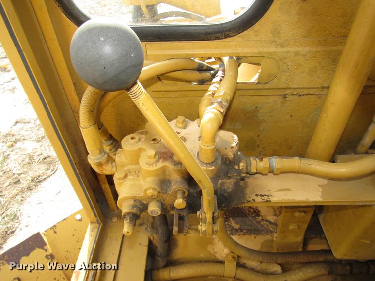 image for item DA3216 Allis Chalmers D rigid frame motor grader