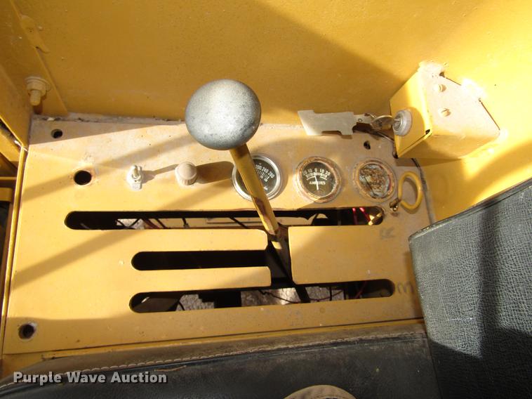 image for item DA3216 Allis Chalmers D rigid frame motor grader