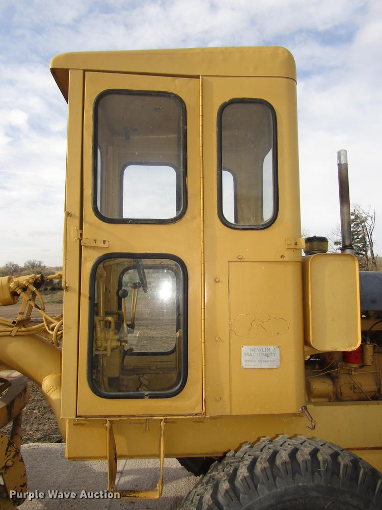 image for item DA3216 Allis Chalmers D rigid frame motor grader