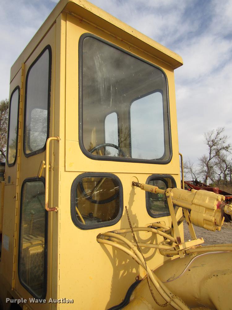 image for item DA3216 Allis Chalmers D rigid frame motor grader