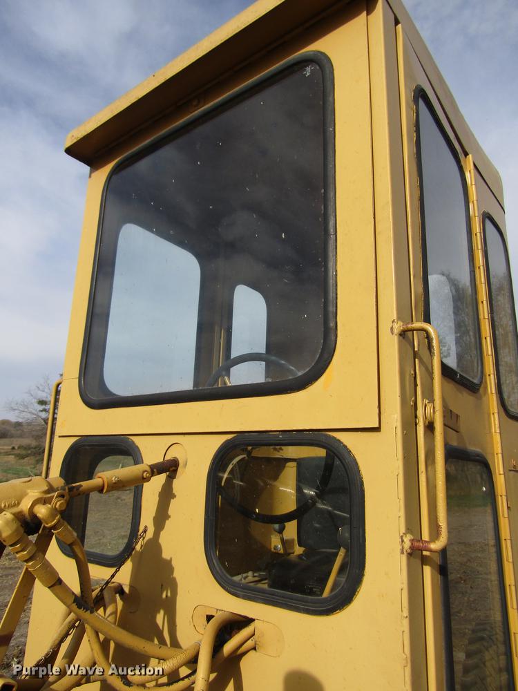 image for item DA3216 Allis Chalmers D rigid frame motor grader