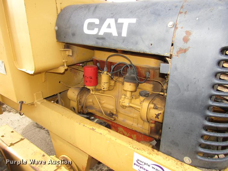 image for item DA3216 Allis Chalmers D rigid frame motor grader