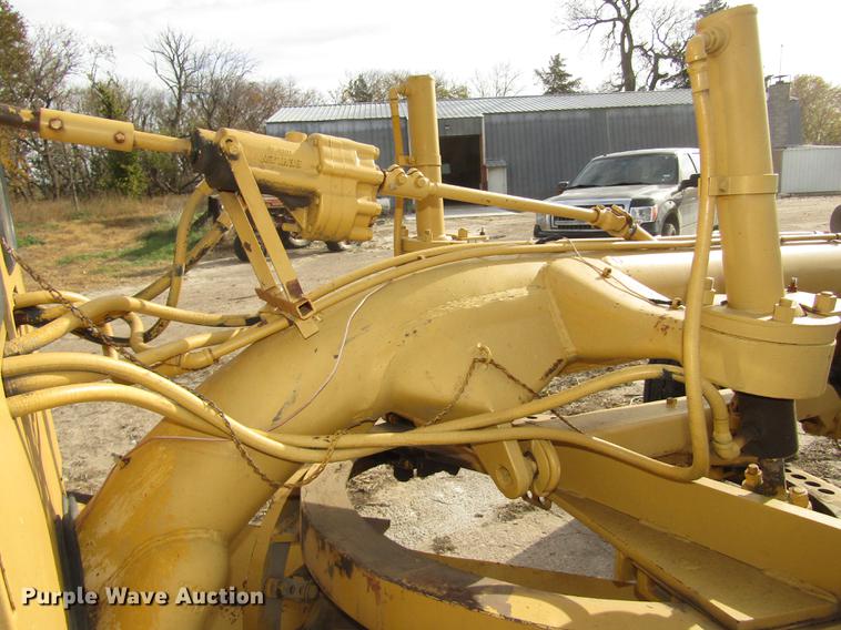 image for item DA3216 Allis Chalmers D rigid frame motor grader