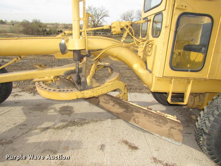 image for item DA3216 Allis Chalmers D rigid frame motor grader