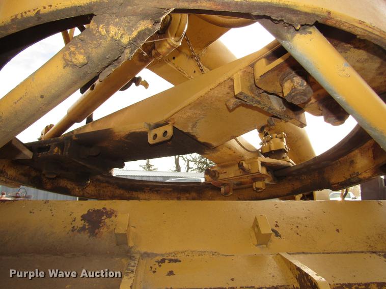 image for item DA3216 Allis Chalmers D rigid frame motor grader