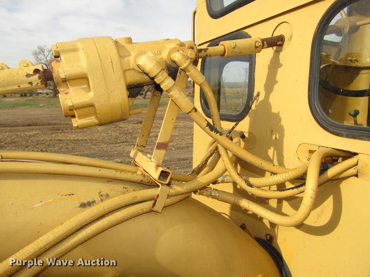 image for item DA3216 Allis Chalmers D rigid frame motor grader