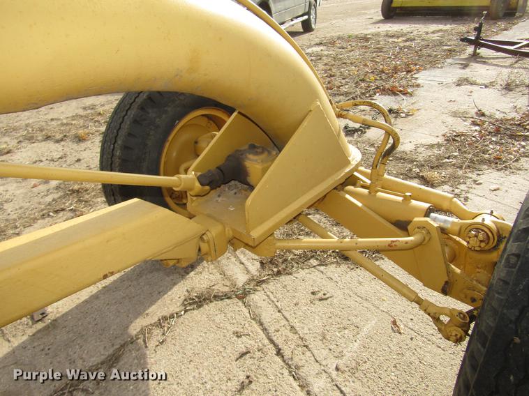 image for item DA3216 Allis Chalmers D rigid frame motor grader