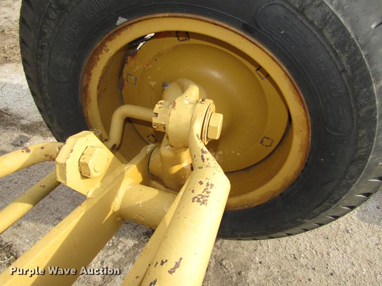 image for item DA3216 Allis Chalmers D rigid frame motor grader