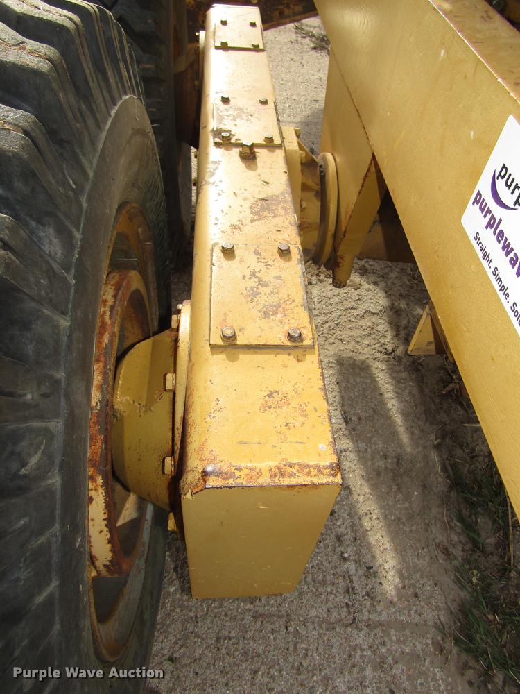 image for item DA3216 Allis Chalmers D rigid frame motor grader