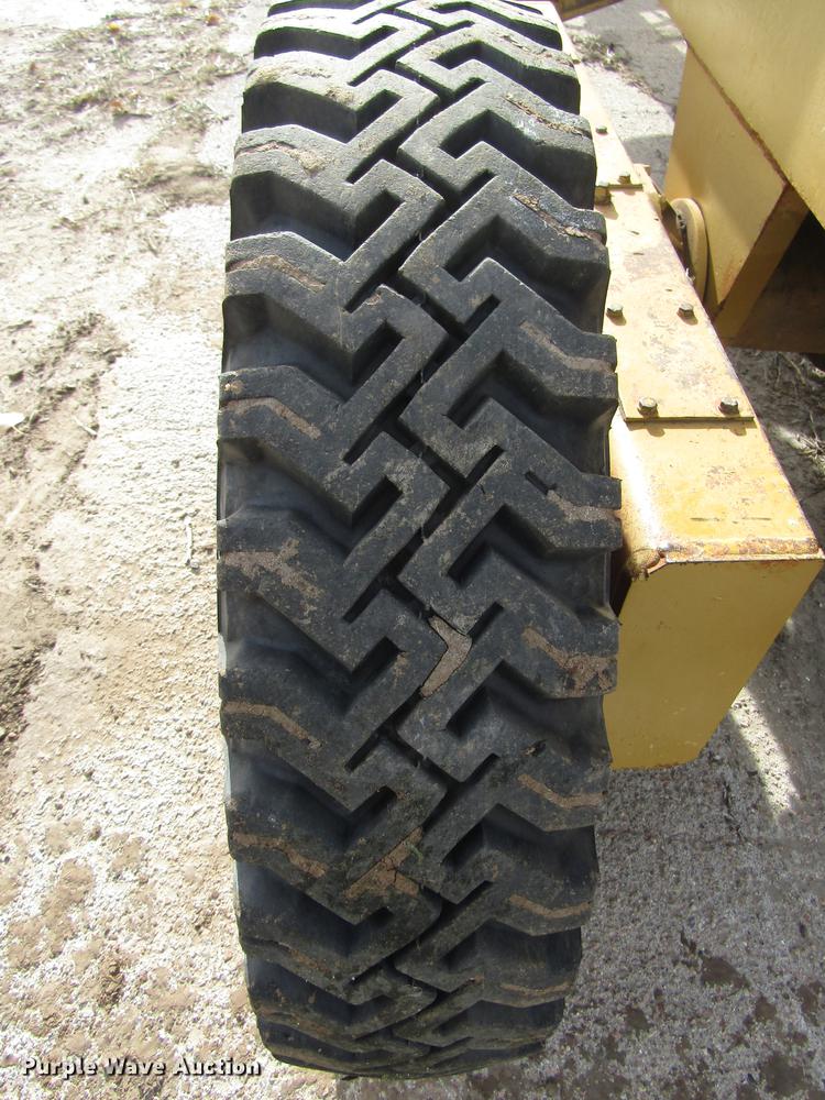 image for item DA3216 Allis Chalmers D rigid frame motor grader