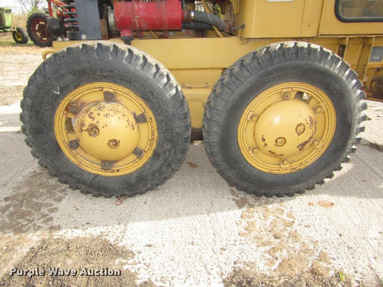 image for item DA3216 Allis Chalmers D rigid frame motor grader