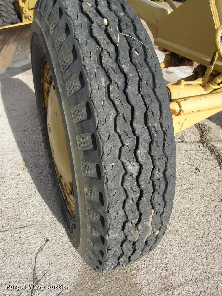 image for item DA3216 Allis Chalmers D rigid frame motor grader